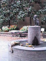 Betsy Ross House cat statue