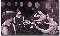 Flappers playing Mah Jongg