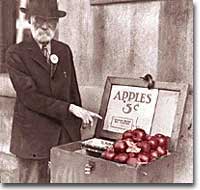 Apples for sale in Detroit