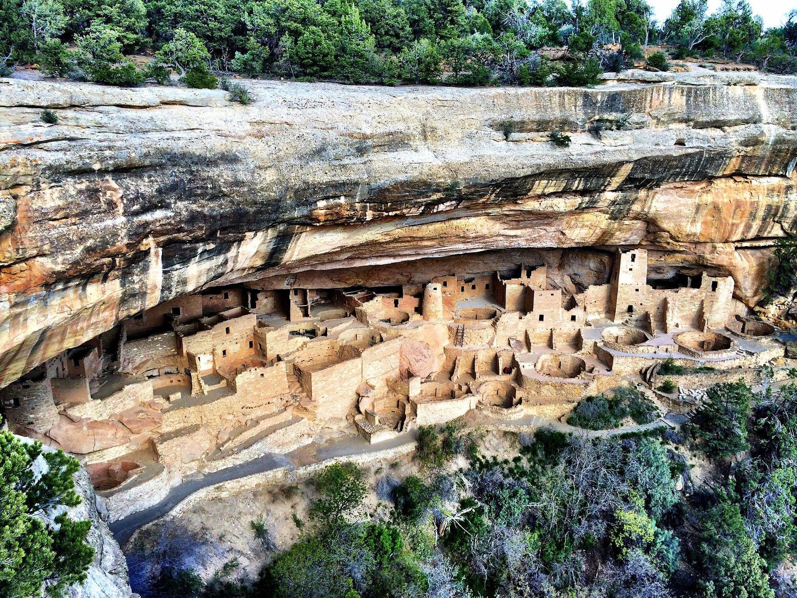 Anasazi cliff dwellings